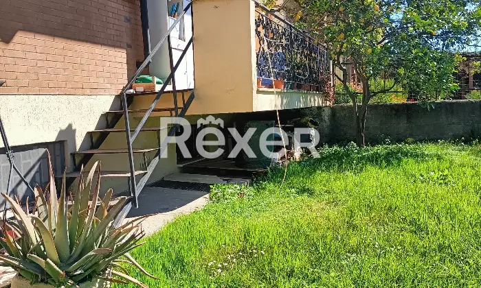 Rexer-Cerveteri-Spazioso-appartamento-su-due-piani-con-giardino-balcone-camino-Giardino