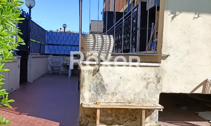 Rexer-Cerveteri-Spazioso-appartamento-su-due-piani-con-giardino-balcone-camino-Esterno