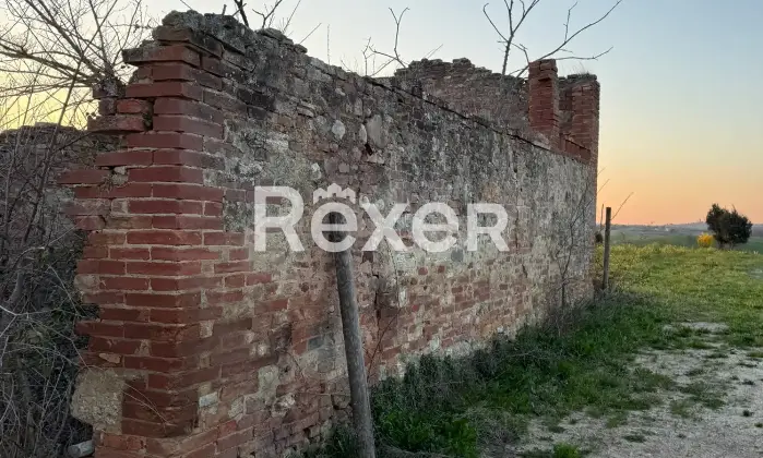 Rexer-Asciano-Rudere-tra-le-colline-senesi-Dpendance