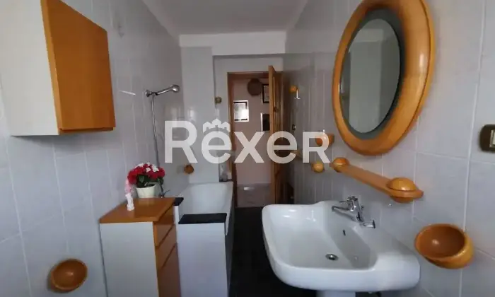 Rexer-Crotone-Appartamento-con-garage-e-doppi-servizi-in-zona-semicentrale-Via-dei-Goti-Crotone-Altro