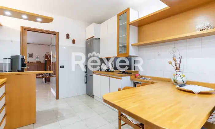 Rexer-San-Donato-Milanese-Trilocale-doppi-servizi-con-box-auto-Altro