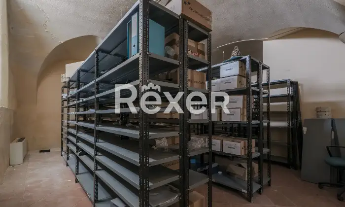 Rexer-Brescia-Ex-filiale-bancaria-a-su-due-livelli-con-box-auto-nel-centro-storico-Altro