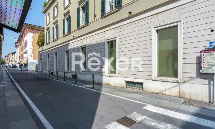 Rexer-Brescia-Ex-filiale-bancaria-a-su-due-livelli-con-box-auto-nel-centro-storico-Altro