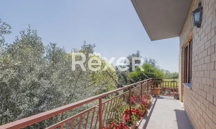 Rexer-Cesano-Vendesi-villa-bifamiliare-Altro