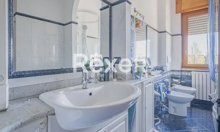 Rexer-Cesano-Vendesi-villa-bifamiliare-Altro