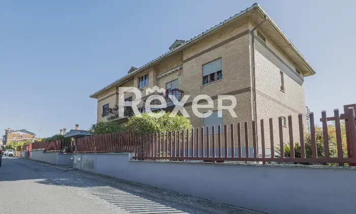 Rexer-Cesano-Vendesi-villa-bifamiliare-Altro