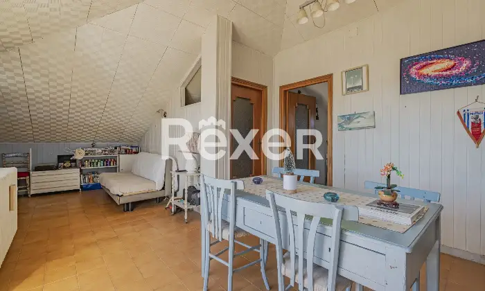 Rexer-Cesano-Vendesi-villa-bifamiliare-Altro