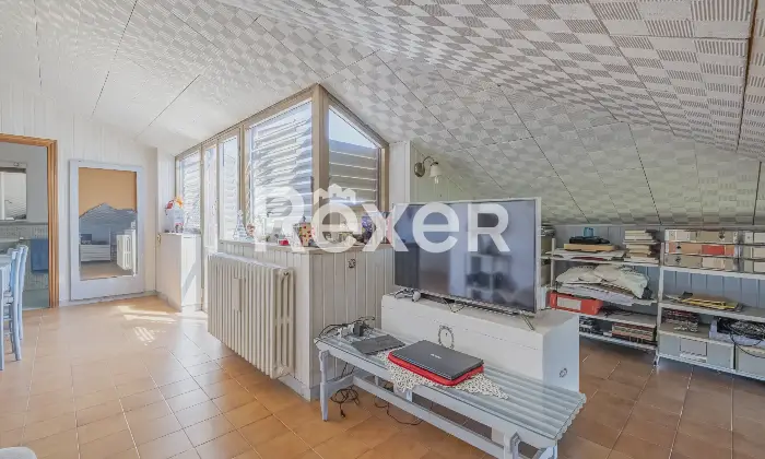 Rexer-Cesano-Vendesi-villa-bifamiliare-Altro