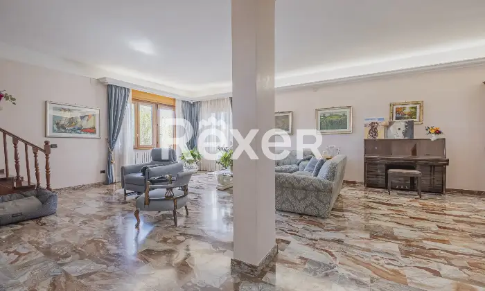 Rexer-Cesano-Vendesi-villa-bifamiliare-Altro