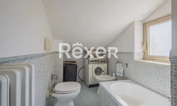 Rexer-Cesano-Vendesi-villa-bifamiliare-Altro