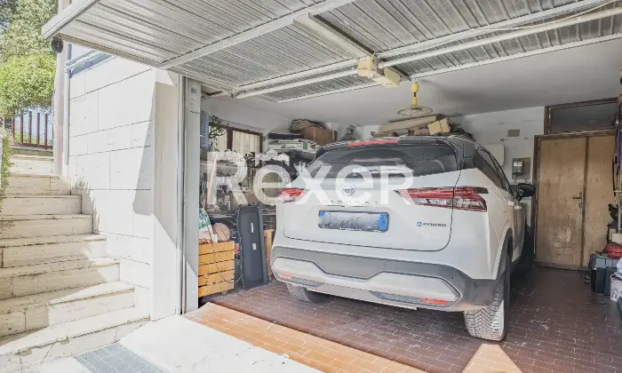 Rexer-Cesano-Vendesi-villa-bifamiliare-Altro