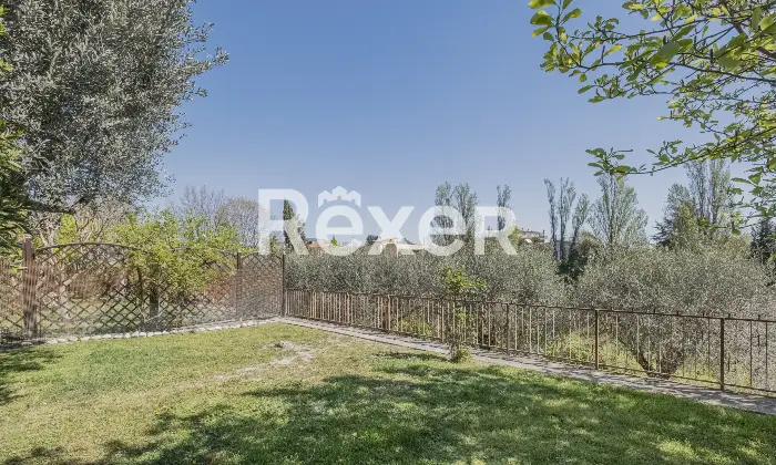 Rexer-Cesano-Vendesi-villa-bifamiliare-Altro