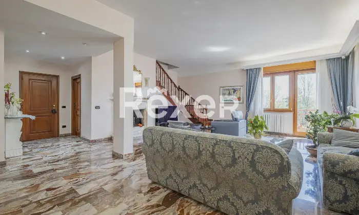 Rexer-Cesano-Vendesi-villa-bifamiliare-Altro