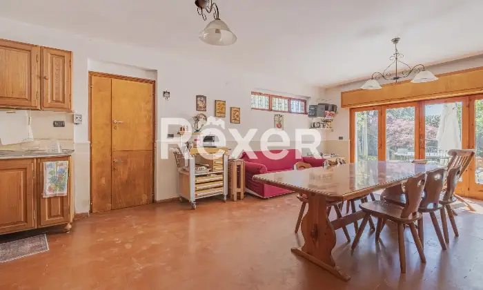 Rexer-Cesano-Vendesi-villa-bifamiliare-Altro