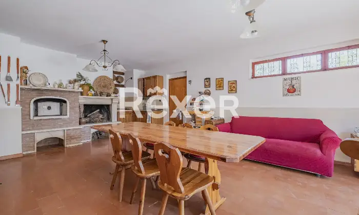 Rexer-Cesano-Vendesi-villa-bifamiliare-Altro