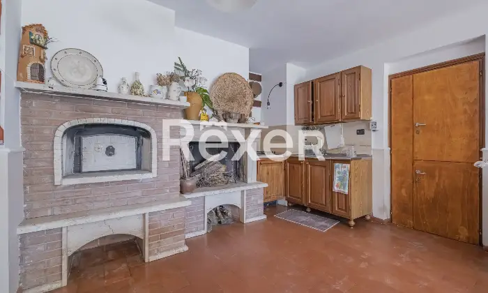 Rexer-Cesano-Vendesi-villa-bifamiliare-Altro