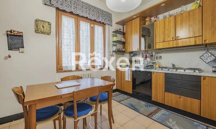 Rexer-Cesano-Vendesi-villa-bifamiliare-Altro