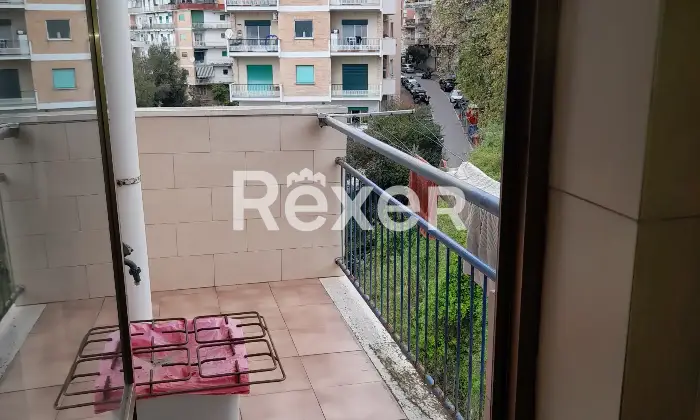 Rexer-Napoli-privato-vende-libero-al-rogito-Balcone