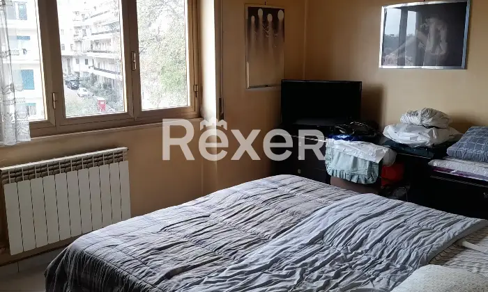 Rexer-Napoli-privato-vende-libero-al-rogito-CameraDaLetto