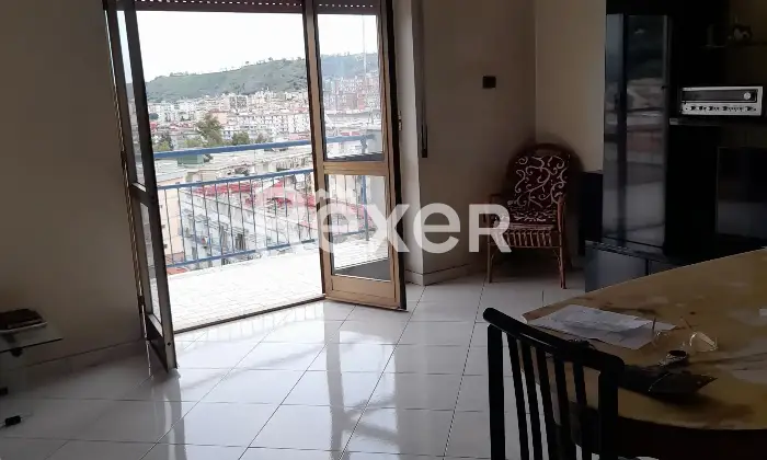 Rexer-Napoli-privato-vende-libero-al-rogito-Sala-da-pranzo