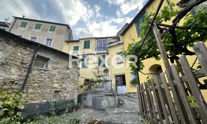 Rexer-Pietrabruna-Caratteristica-casa-depoca-in-centro-storico-Altro