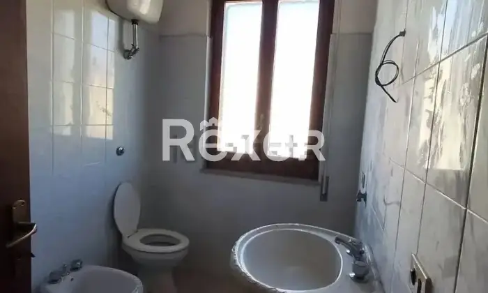 Rexer-Taurasi-Taurasi-immobile-cieloterra-con-giardino-privato-nel-viale-principale-Bagno