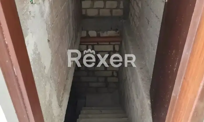 Rexer-Taurasi-Taurasi-immobile-cieloterra-con-giardino-privato-nel-viale-principale-Cantina