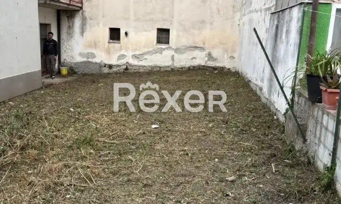 Rexer-Taurasi-Taurasi-immobile-cieloterra-con-giardino-privato-nel-viale-principale-Giardino