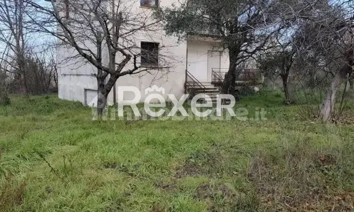 Rexer-Taurasi-Taurasi-villa-con-giardino-mq-a-due-passi-dal-centro-Giardino