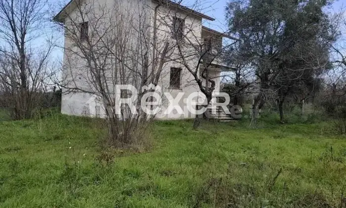 Rexer-Taurasi-Taurasi-villa-con-giardino-mq-a-due-passi-dal-centro-Giardino