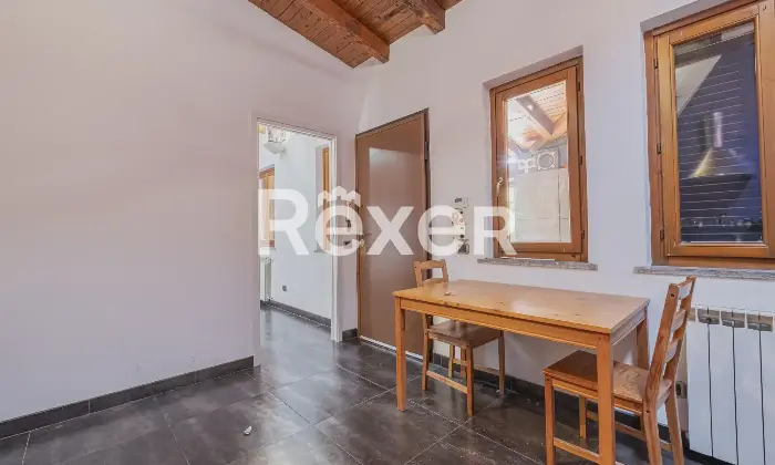 Rexer-Roma-Trilocale-con-patio-coperto-Altro