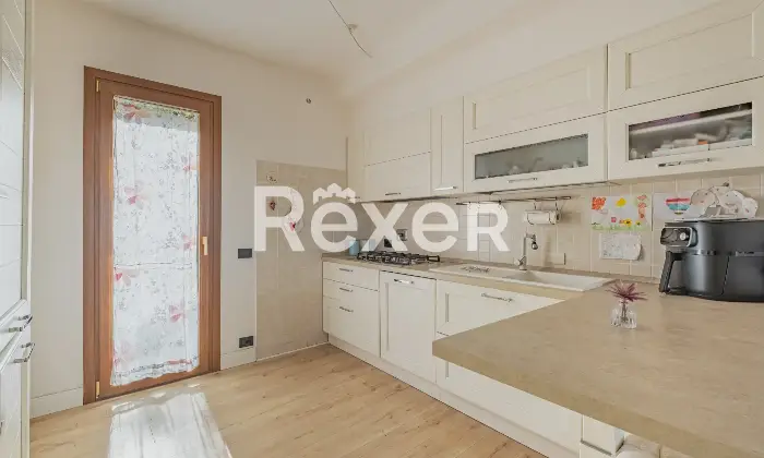 Rexer-Rocca-di-Papa-Villa-bifamiliare-su-tre-livelli-classe-A-Altro