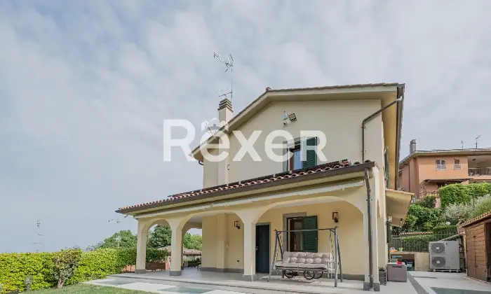 Rexer-Rocca-di-Papa-Villa-bifamiliare-su-tre-livelli-classe-A-Altro