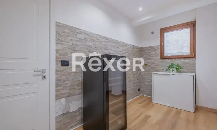 Rexer-Rocca-di-Papa-Villa-bifamiliare-su-tre-livelli-classe-A-Altro