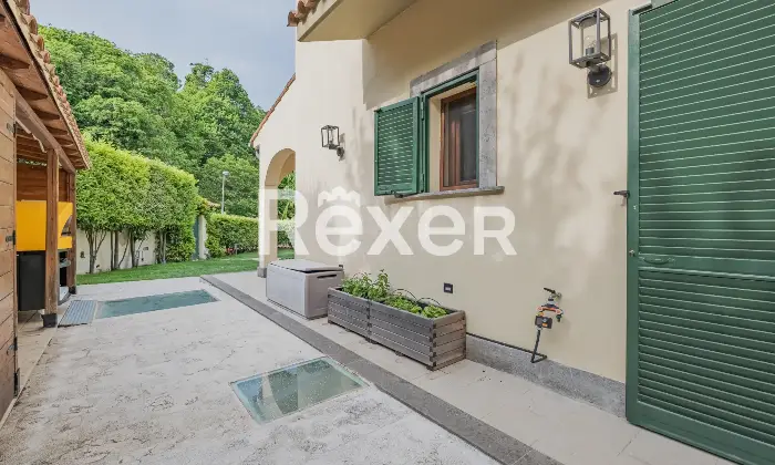 Rexer-Rocca-di-Papa-Villa-bifamiliare-su-tre-livelli-classe-A-Altro