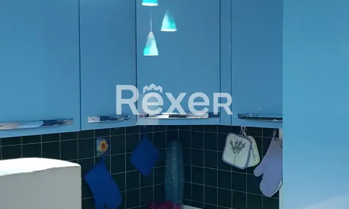 Rexer-Cecina-Cecina-privato-vende-libero-centrale-mq-terrazzino-posto-auto-Cucina