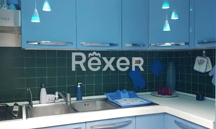 Rexer-Cecina-Cecina-privato-vende-libero-centrale-mq-terrazzino-posto-auto-Cucina