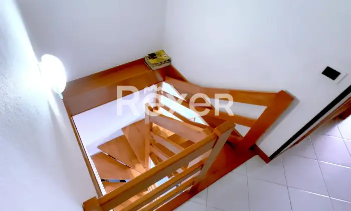 Rexer-Cecina-Cecina-privato-vende-libero-centrale-mq-terrazzino-posto-auto-Scala