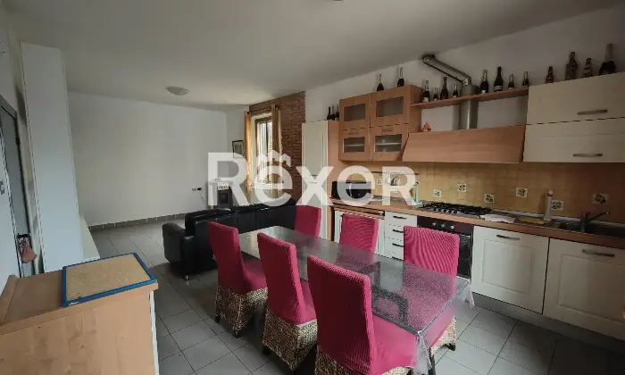 Rexer-Terre-Roveresche-Casa-indipendente-con-giardino-privato-e-mansarda-abitabile-Cucina