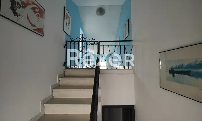 Rexer-Terre-Roveresche-Casa-indipendente-con-giardino-privato-e-mansarda-abitabile-Scala