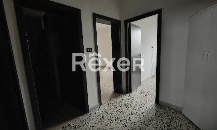 Rexer-Terre-Roveresche-Casa-indipendente-con-giardino-privato-e-mansarda-abitabile-Corridoio