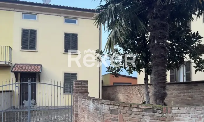 Rexer-Terre-Roveresche-Casa-indipendente-con-giardino-privato-e-mansarda-abitabile-Esterno