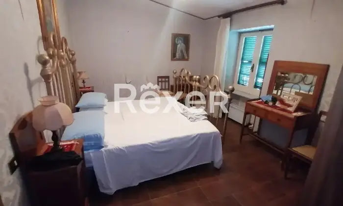 Rexer-Acuto-Appartamento-su-due-piani-in-vendita-in-Piazza-Regina-Margherita-ad-Acuto-Altro