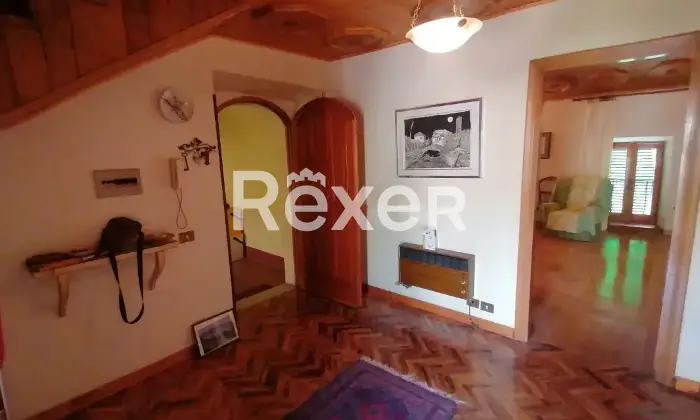 Rexer-Acuto-Appartamento-su-due-piani-in-vendita-in-Piazza-Regina-Margherita-Acuto-Altro