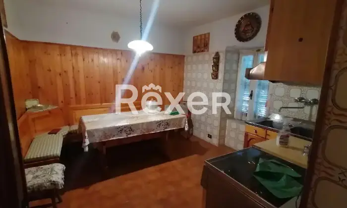 Rexer-Acuto-Appartamento-su-due-piani-in-vendita-in-Piazza-Regina-Margherita-ad-Acuto-Altro