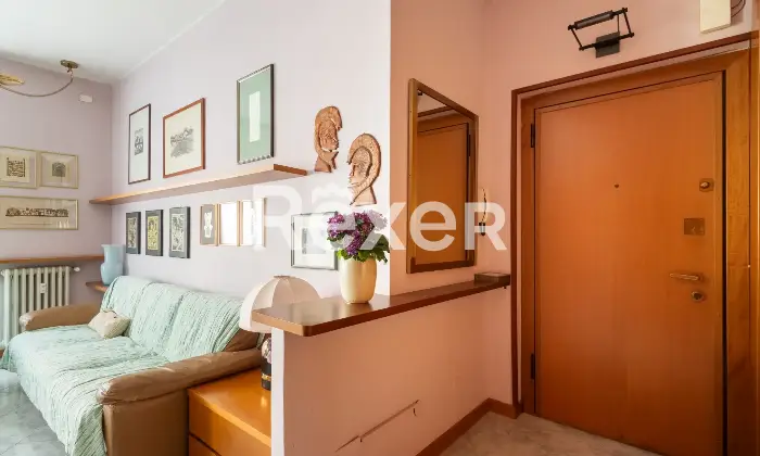 Rexer-Milano-Comasina-Ampio-trilocale-con-balcone-Altro