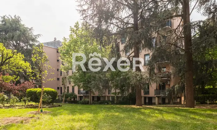 Rexer-Milano-Comasina-Ampio-trilocale-con-balcone-Altro