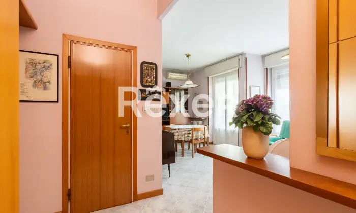 Rexer-Milano-Comasina-Ampio-trilocale-con-balcone-Altro