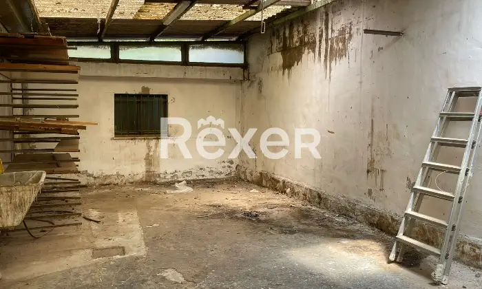 Rexer-Pesaro-Locale-mq-fronte-strada-Altro