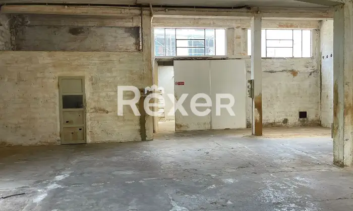 Rexer-Pesaro-Locale-mq-fronte-strada-Altro